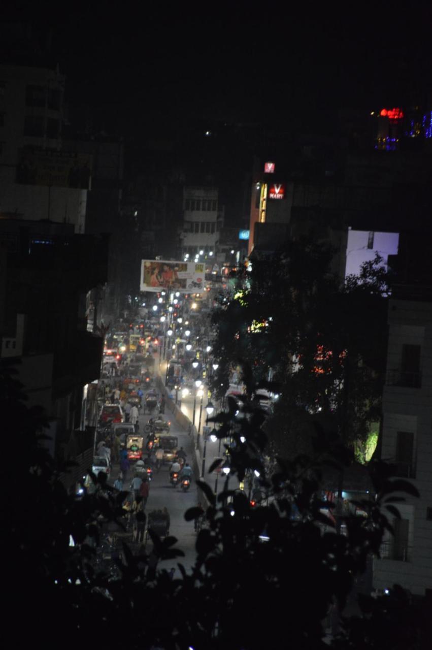 Hotel Midcity Varanasi Exterior photo