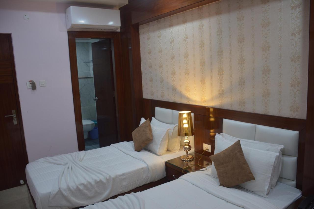 Hotel Midcity Varanasi Exterior photo